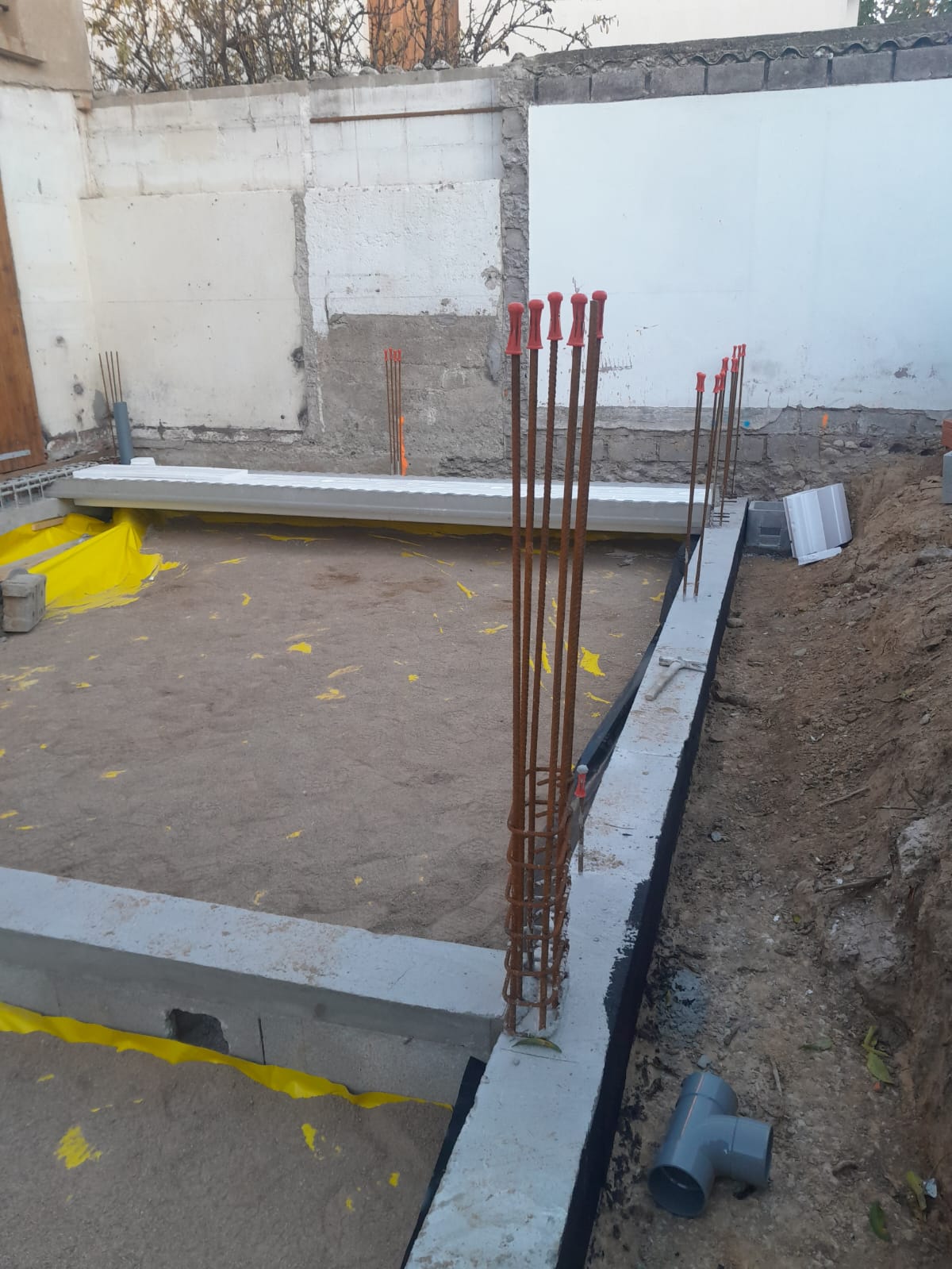 Extension d'une maison en milieu contraint dans une cour intérieure à Perpignan