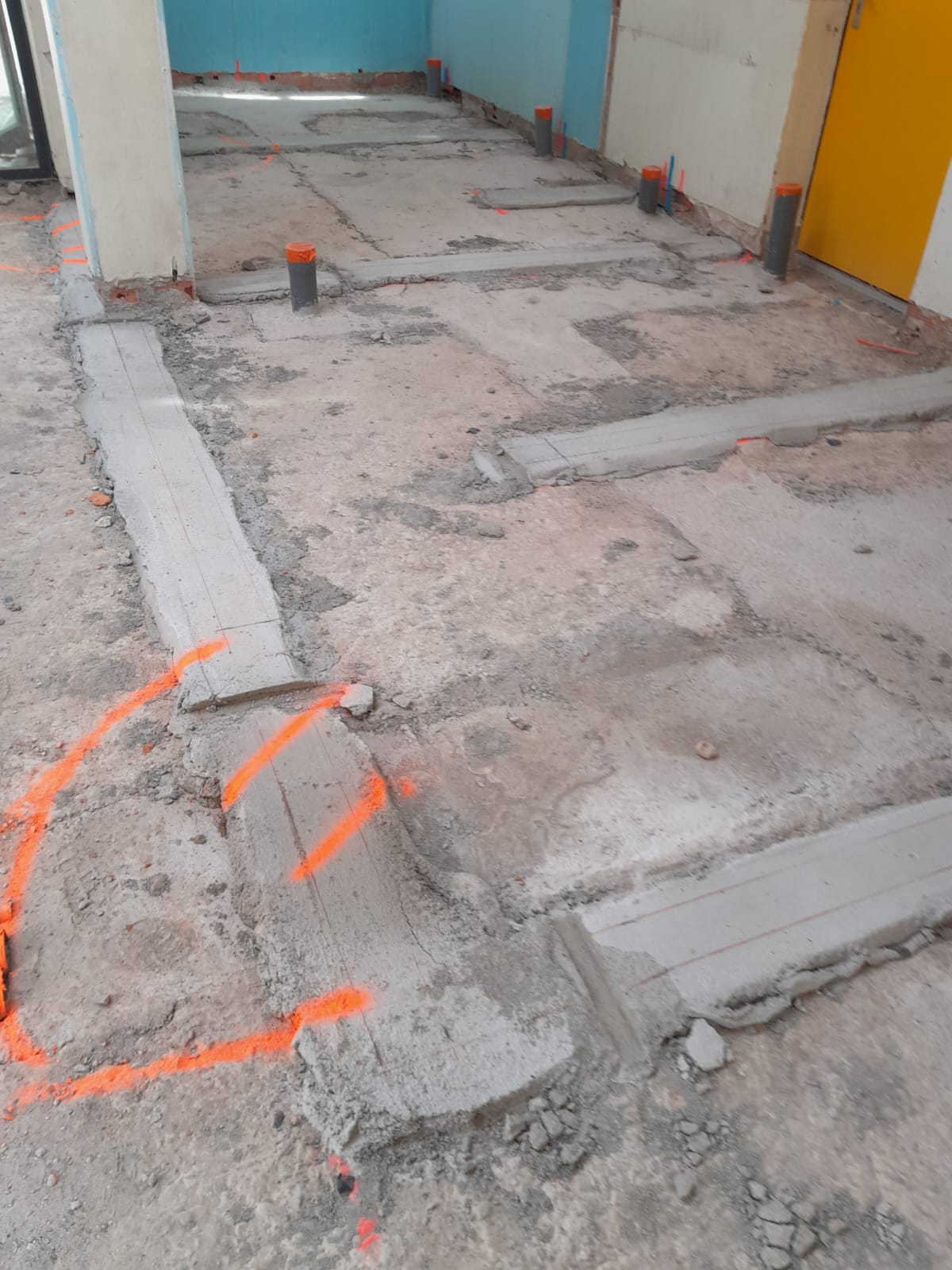 Pose de carreau de briques à Elne