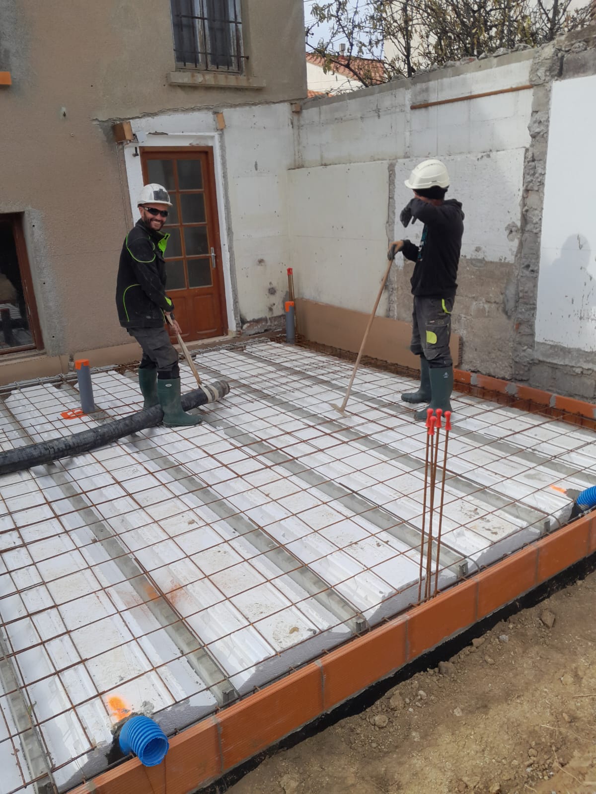 Extension d'une maison en milieu contraint dans une cour intérieure à Perpignan